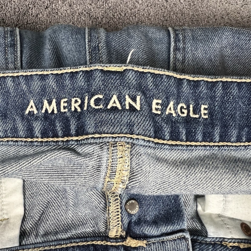 American Eagle Tomgirl Jeans Size 10 Regular Medium Wash Straight Button Fly - Picture 3 of 16